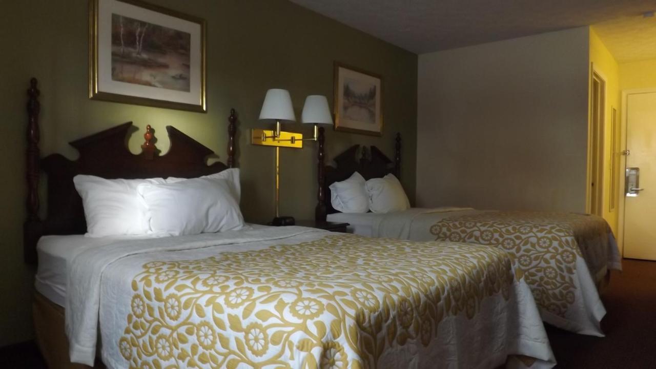 Days Inn By Wyndham Amherst Ngoại thất bức ảnh