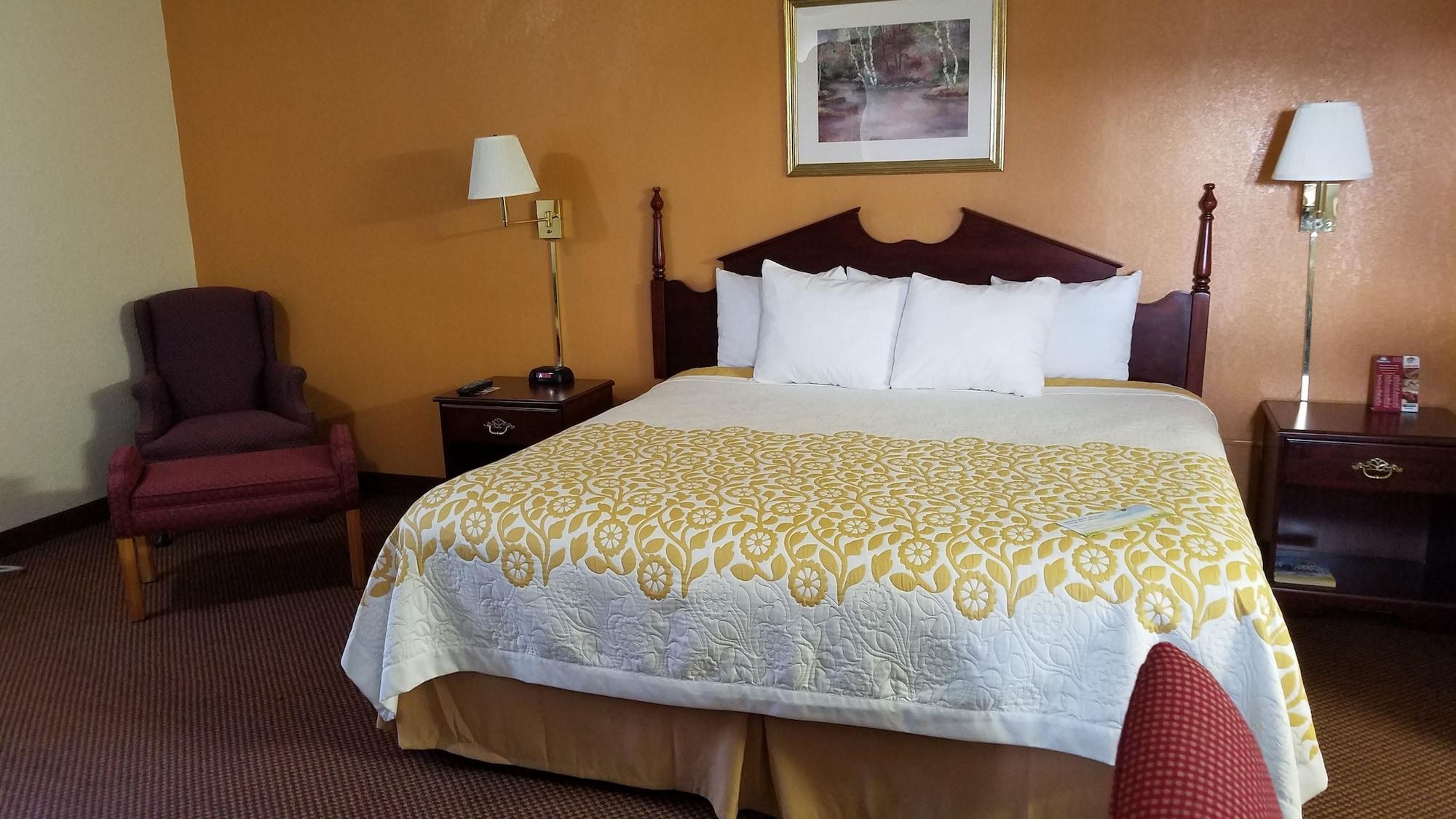 Days Inn By Wyndham Amherst Ngoại thất bức ảnh