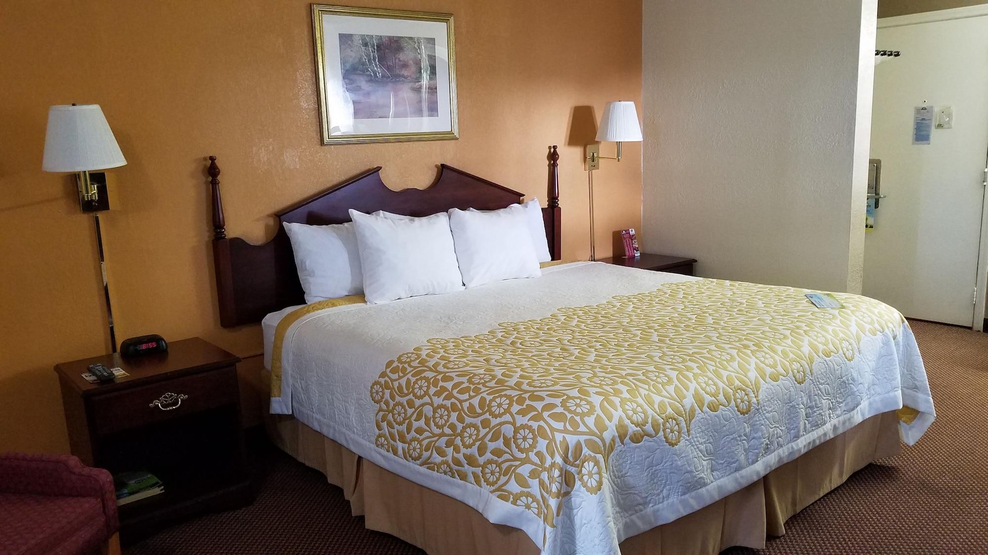 Days Inn By Wyndham Amherst Ngoại thất bức ảnh