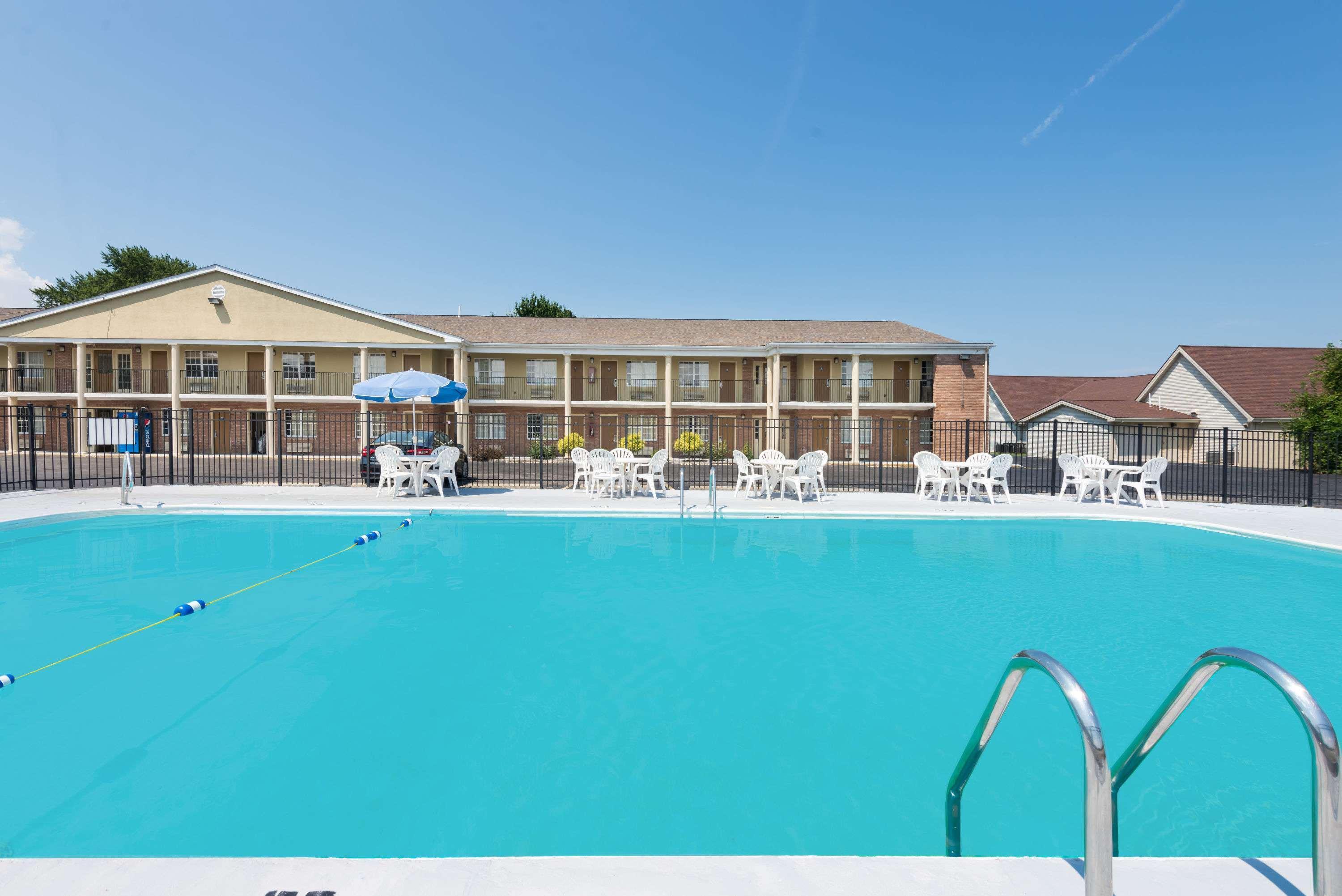 Days Inn By Wyndham Amherst Ngoại thất bức ảnh