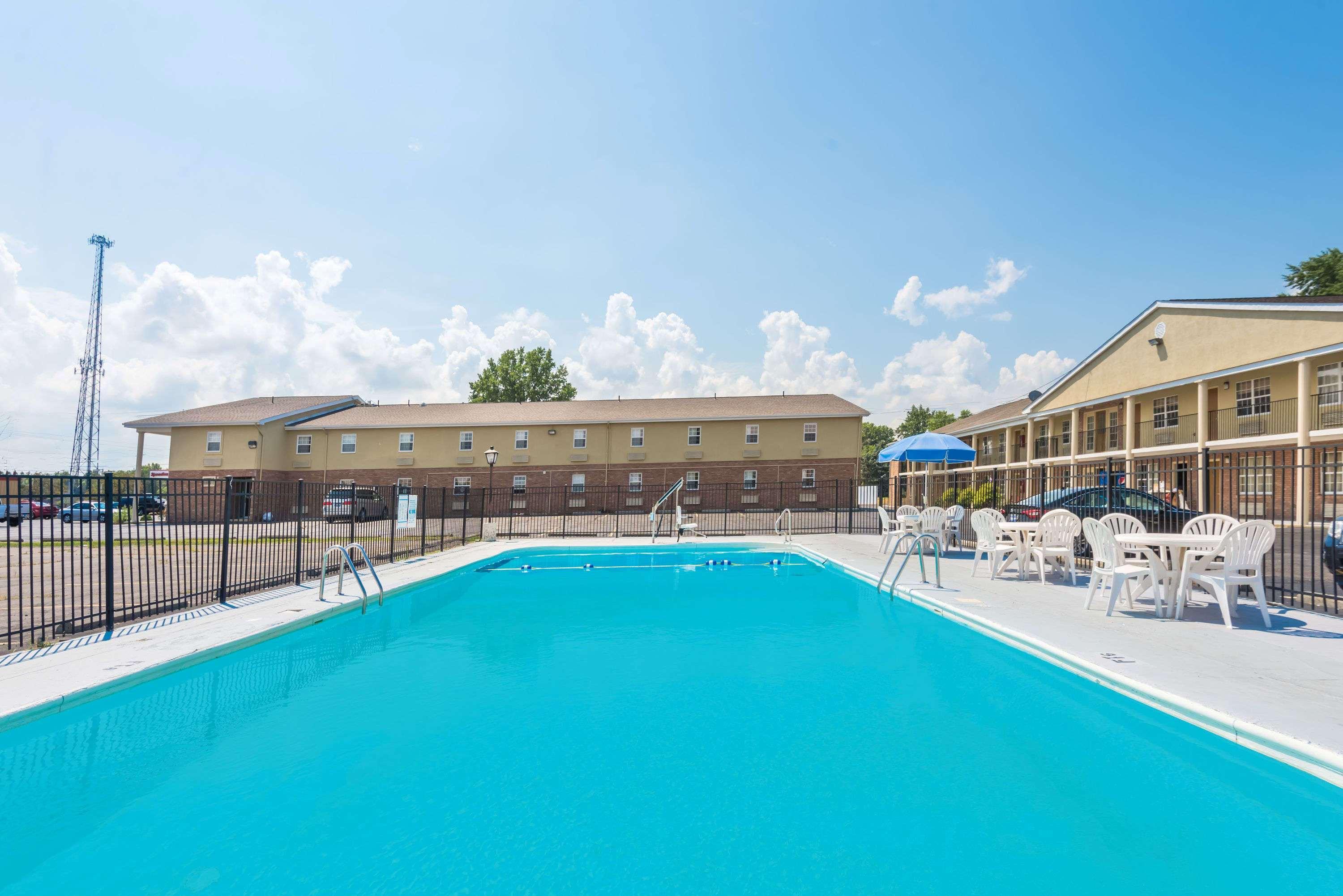 Days Inn By Wyndham Amherst Ngoại thất bức ảnh