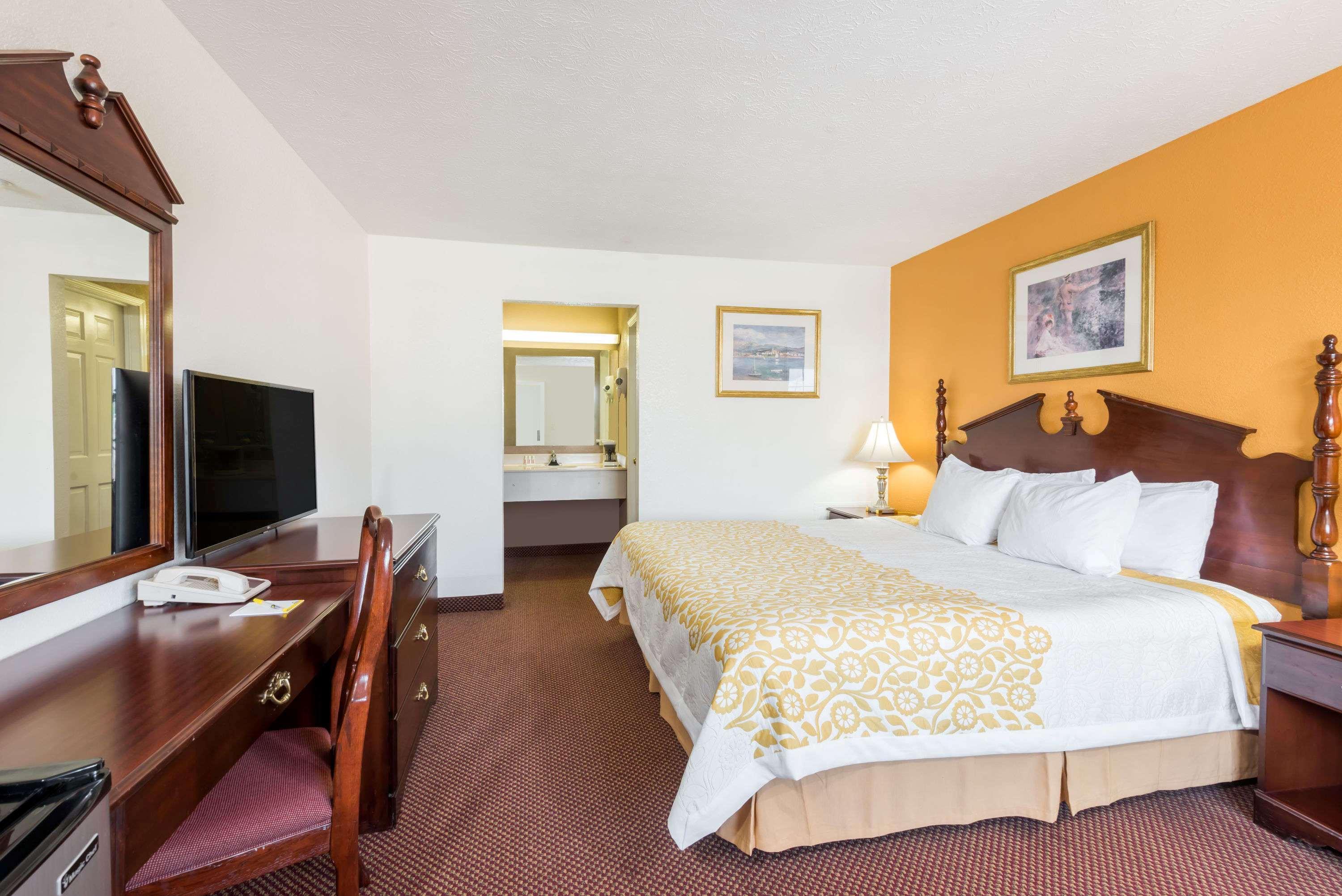 Days Inn By Wyndham Amherst Ngoại thất bức ảnh