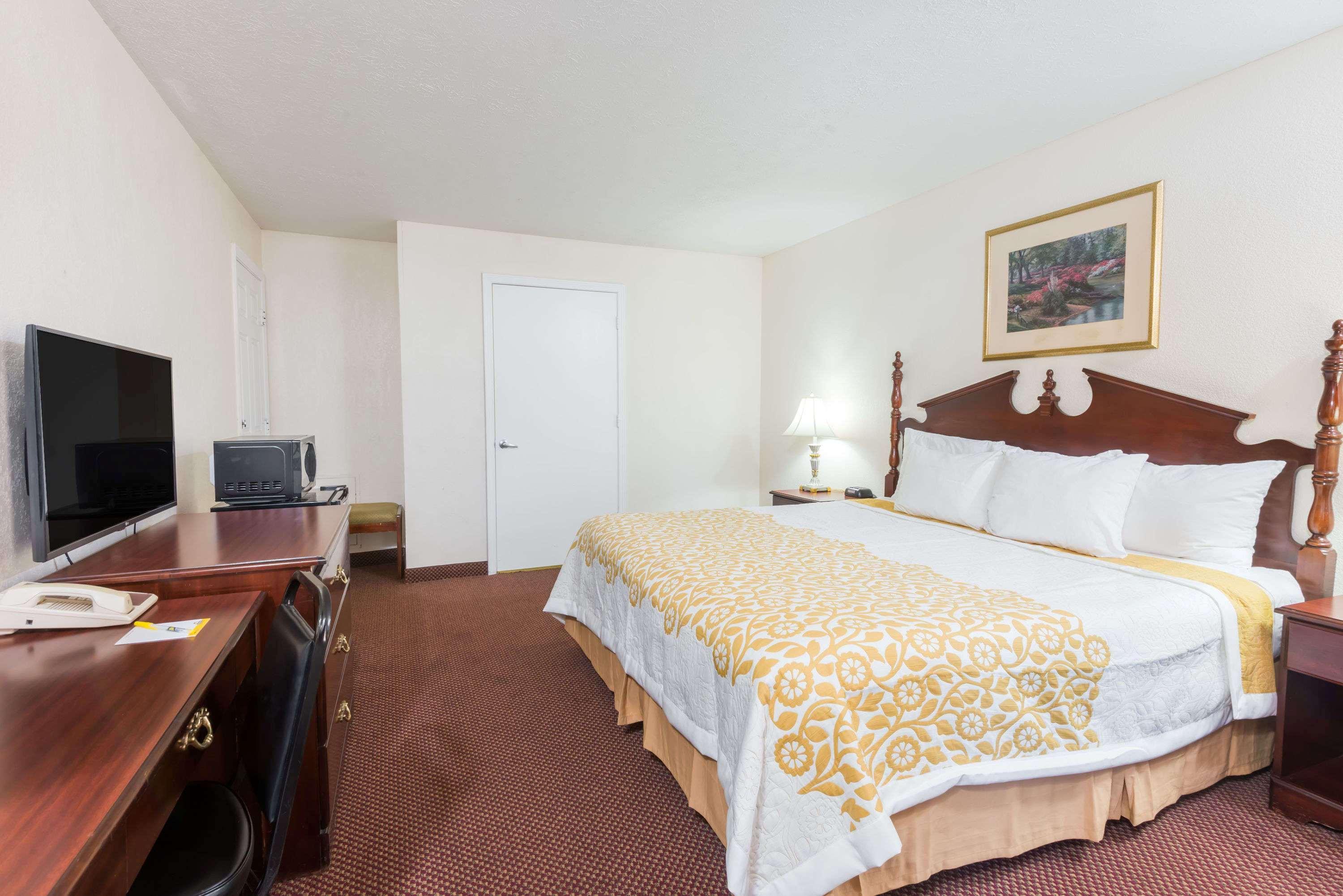 Days Inn By Wyndham Amherst Ngoại thất bức ảnh