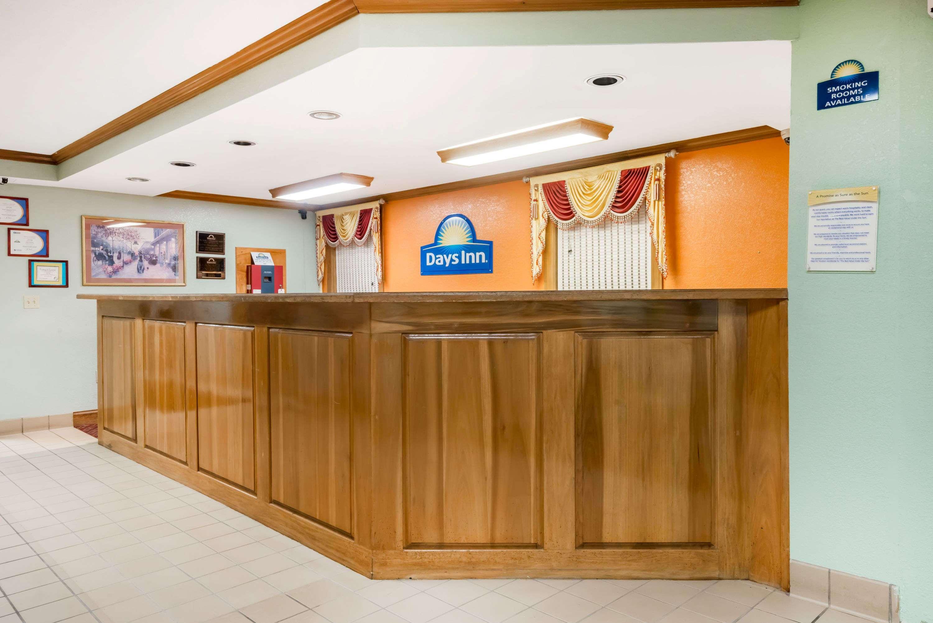 Days Inn By Wyndham Amherst Ngoại thất bức ảnh