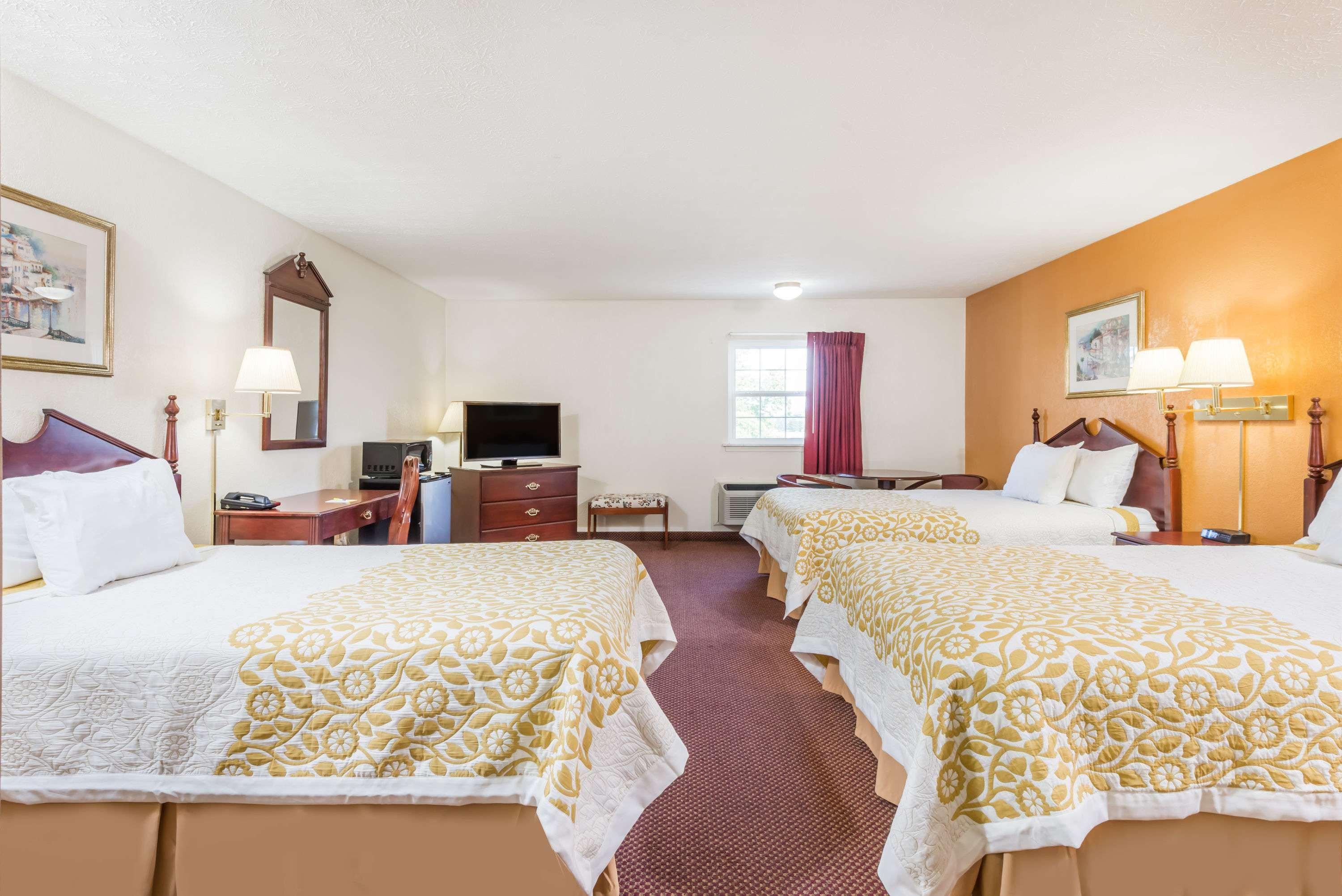 Days Inn By Wyndham Amherst Ngoại thất bức ảnh
